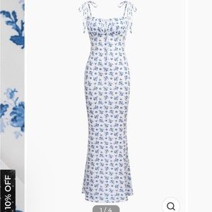 Micas Floral V-Nevk Maxi Dress